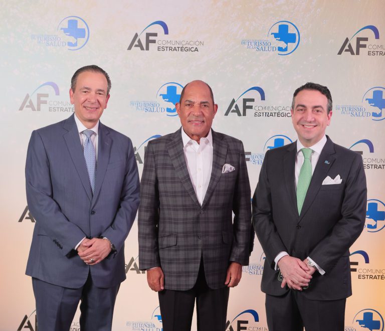 Arnaldo Espaillat, Rafael Zapata y Jean Paul Quiroz en el 7mo Congreso Internacional de Turismo de Salud y Bienestar