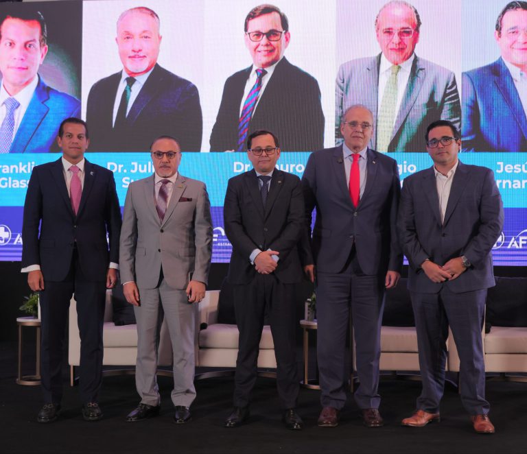 Franklin Glass, Julián Sued, Mauro Barrantes, Sergio Blasco y Jesús Fernandes en el 7mo Congreso Internacional de Turismo de Salud y Bienestar