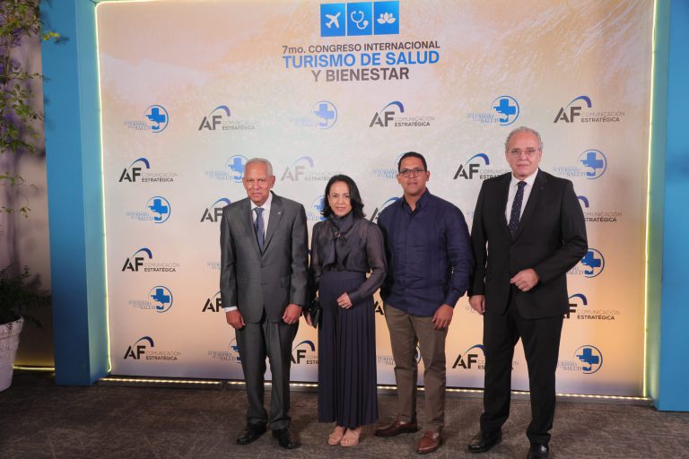 Rafael Sánchez Español, Brígida Navarro, Héctor Sánchez Navarro y Sergio Blasco en el 7mo Congreso Internacional de Turismo de Salud y Bienestar