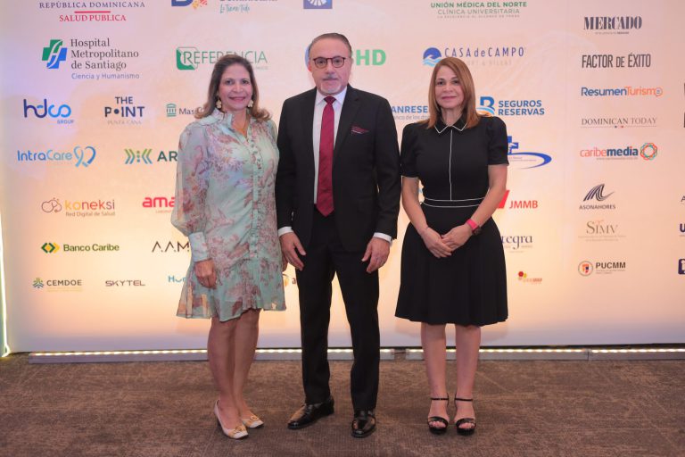 Vianna Khoury, Julian Sued y Javiela Tejada en el 7mo Congreso Internacional de Turismo de Salud y Bienestar