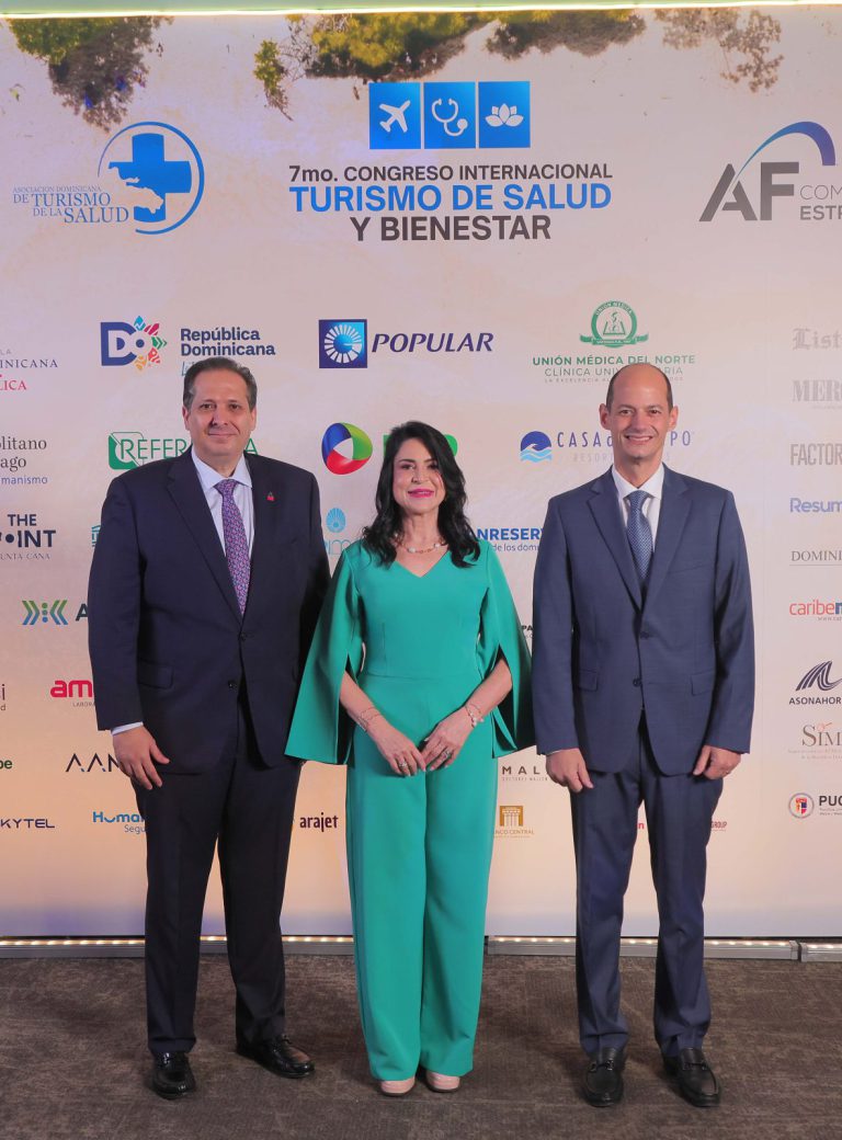Víctor Atallah, Amelia Reyes Mora y Alejandro Cambiaso en el 7mo Congreso Internacional de Turismo de Salud y Bienestar